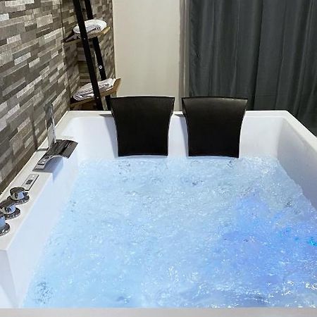 Relax & Chill Apartment เซวรอง ภายนอก รูปภาพ