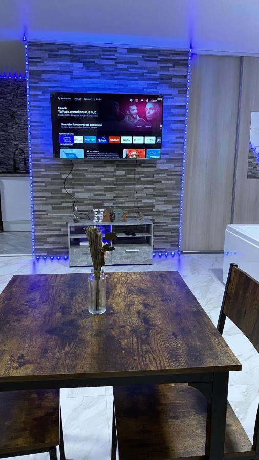Relax & Chill Apartment เซวรอง ภายนอก รูปภาพ